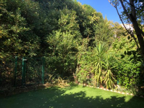 Appartement dans quartier calme avec petit jardin
